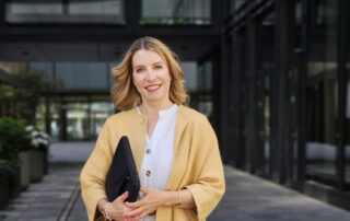 Art historian and curator Simone Töllner (Image: Christian Vogt)