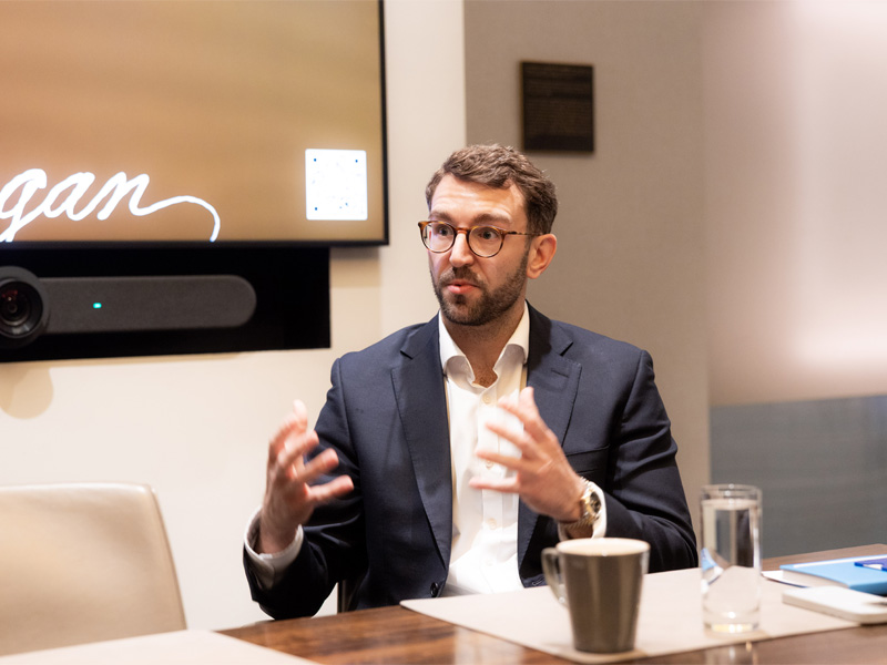 Aaron Hussein ist Global Market Strategist bei J.P. Morgan Asset Management in London